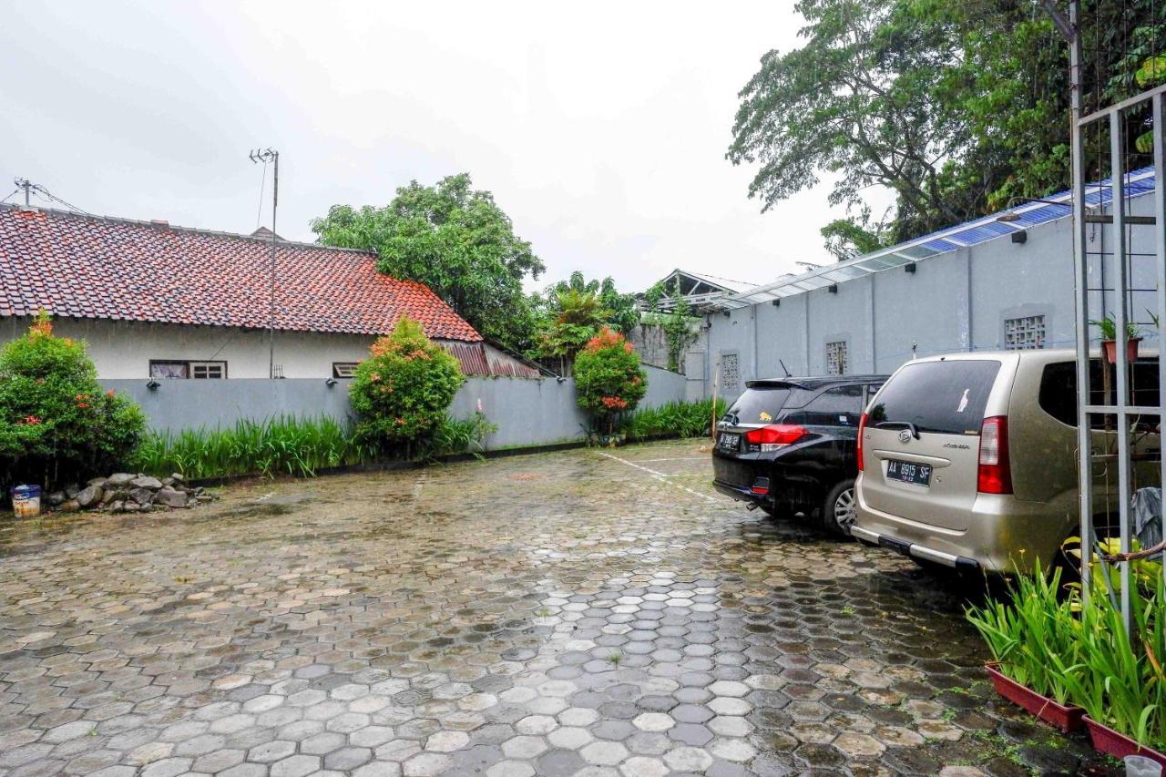 Oyo 3746 Double Tree Guesthouse Purwokerto Luaran gambar